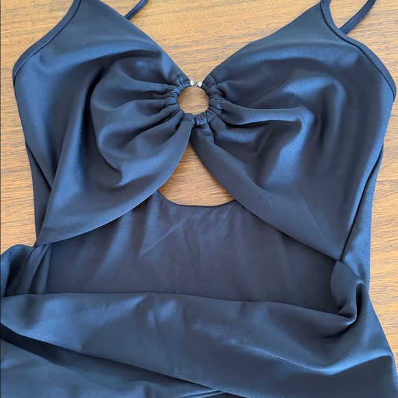 Alo yoga Airlift A-List Onesie in Black - Picture 6 of 8